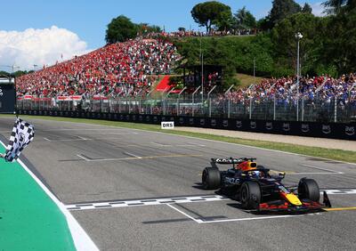 F1. GP Imola 2025: Max Verstappen vince davanti alle due McLaren! Rimonta Ferrari con Hamilton 4° e Leclerc 6°. DNF per Antonelli