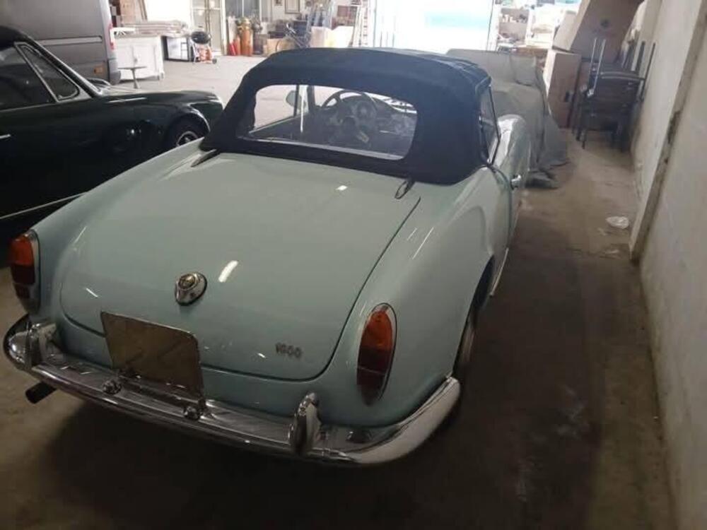 Alfa Romeo Giulia spider  d'epoca a Cremona (6)