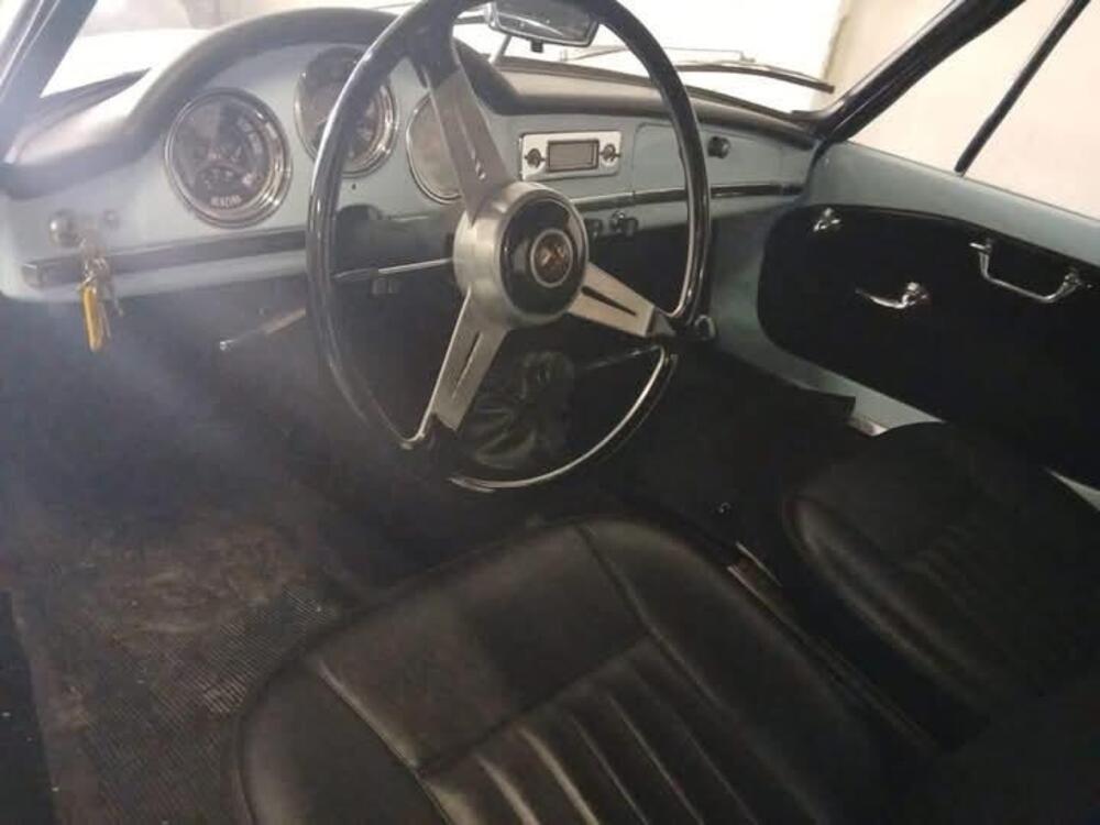 Alfa Romeo Giulia spider  d'epoca a Cremona (11)