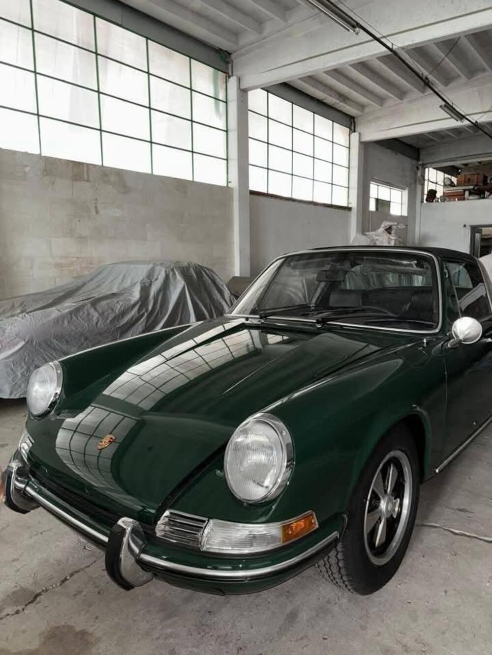 Porsche 911 T 2.2 TARGA  d'epoca a Cremona (2)