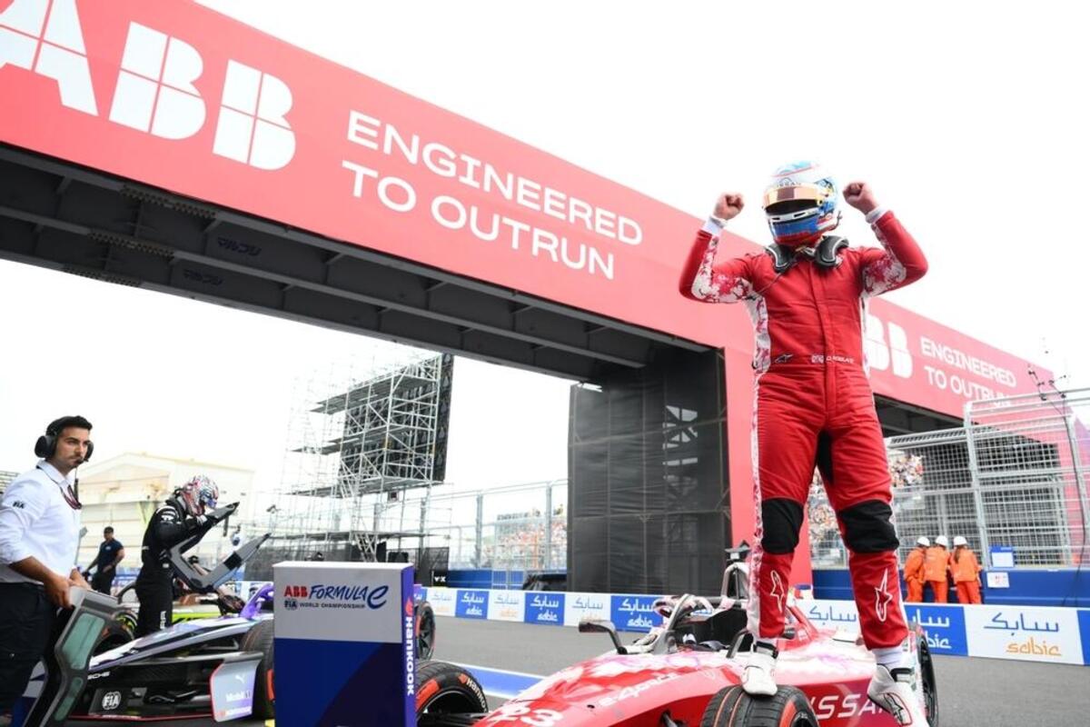 Formula E. Rowland vince Gara 2 dell'E-Prix di Tokyo e allunga in classifica a casa di Nissan