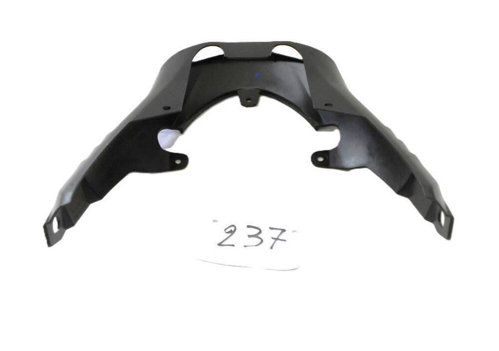 Cover carena fanale posteriore/scarico Triumph Sp (4)