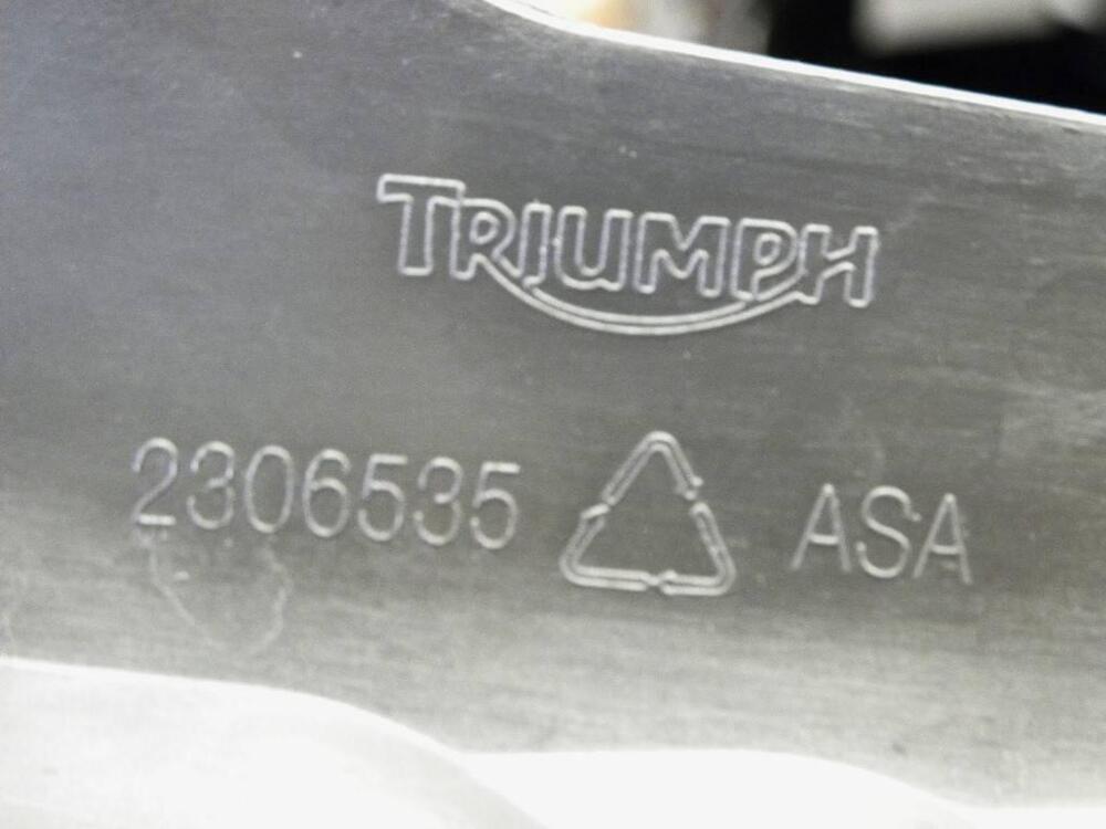 Cover carena fanale posteriore/scarico Triumph Sp (6)