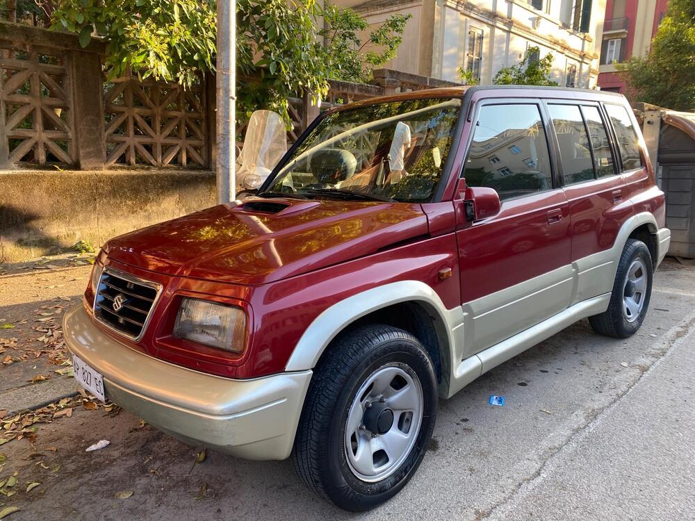 Suzuki Vitara 2.0 diesel IC turbo d'epoca a Roma (2)