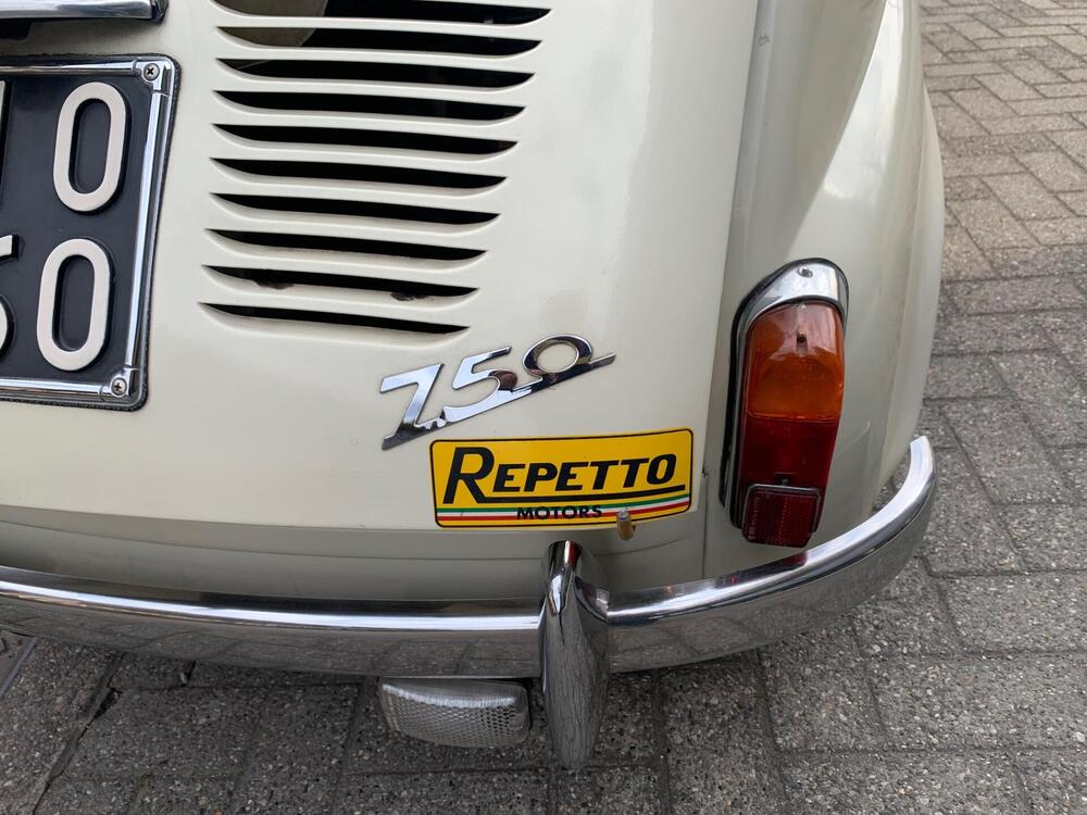 Fiat 600 d'epoca a Milano (3)