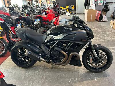 Ducati Diavel 1200 Dark (2012 - 13) usata