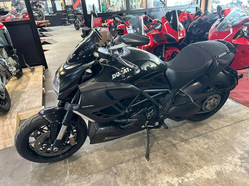 Ducati Diavel 1200 Dark (2012 - 13) (2)