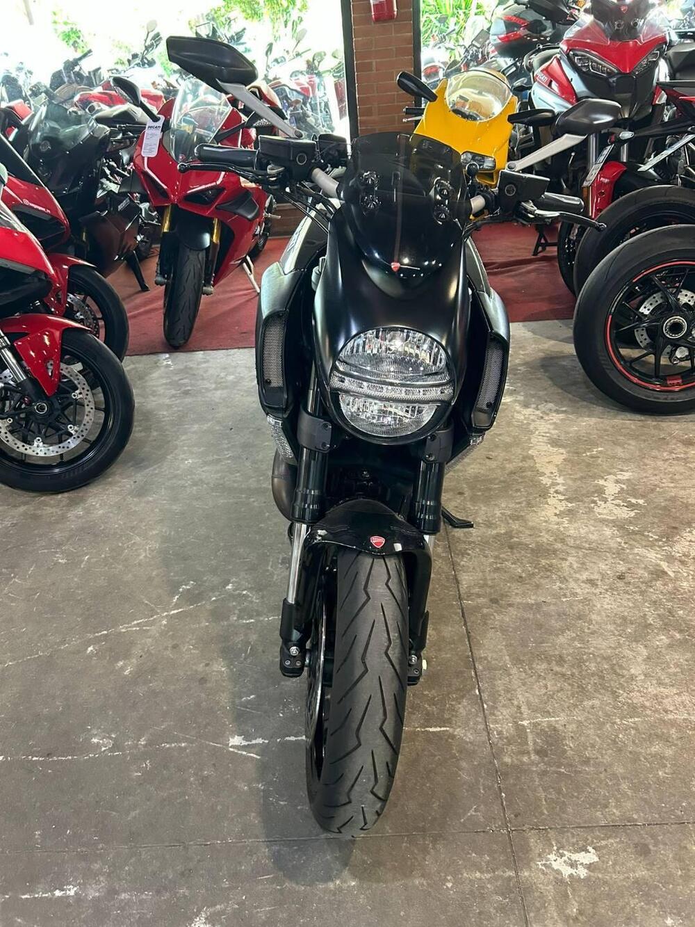 Ducati Diavel 1200 Dark (2012 - 13) (4)
