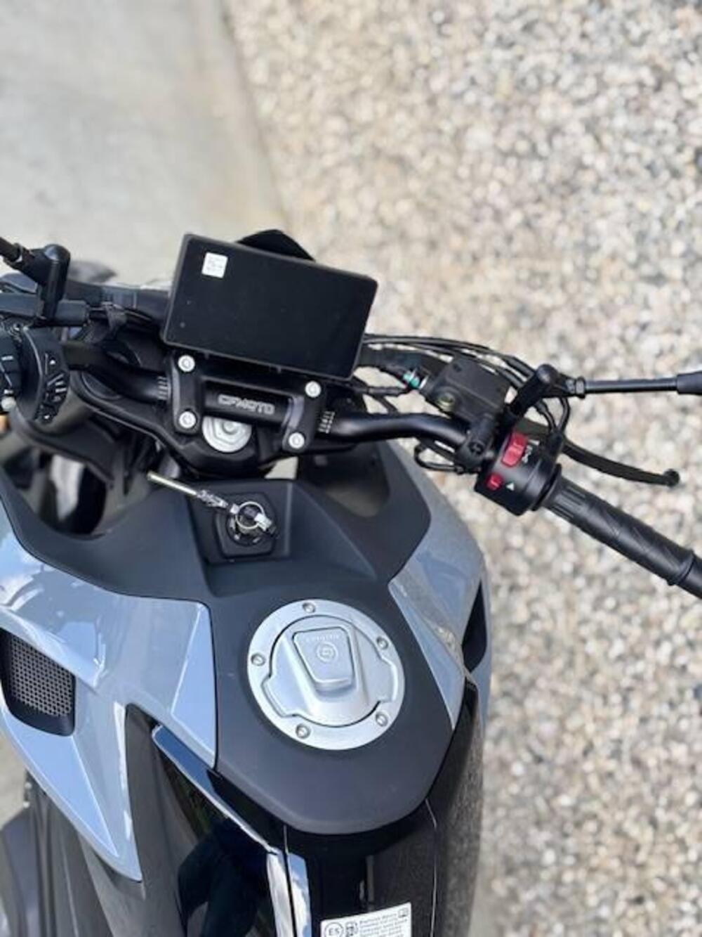 CFMOTO 300NK (2021 - 26) (7)