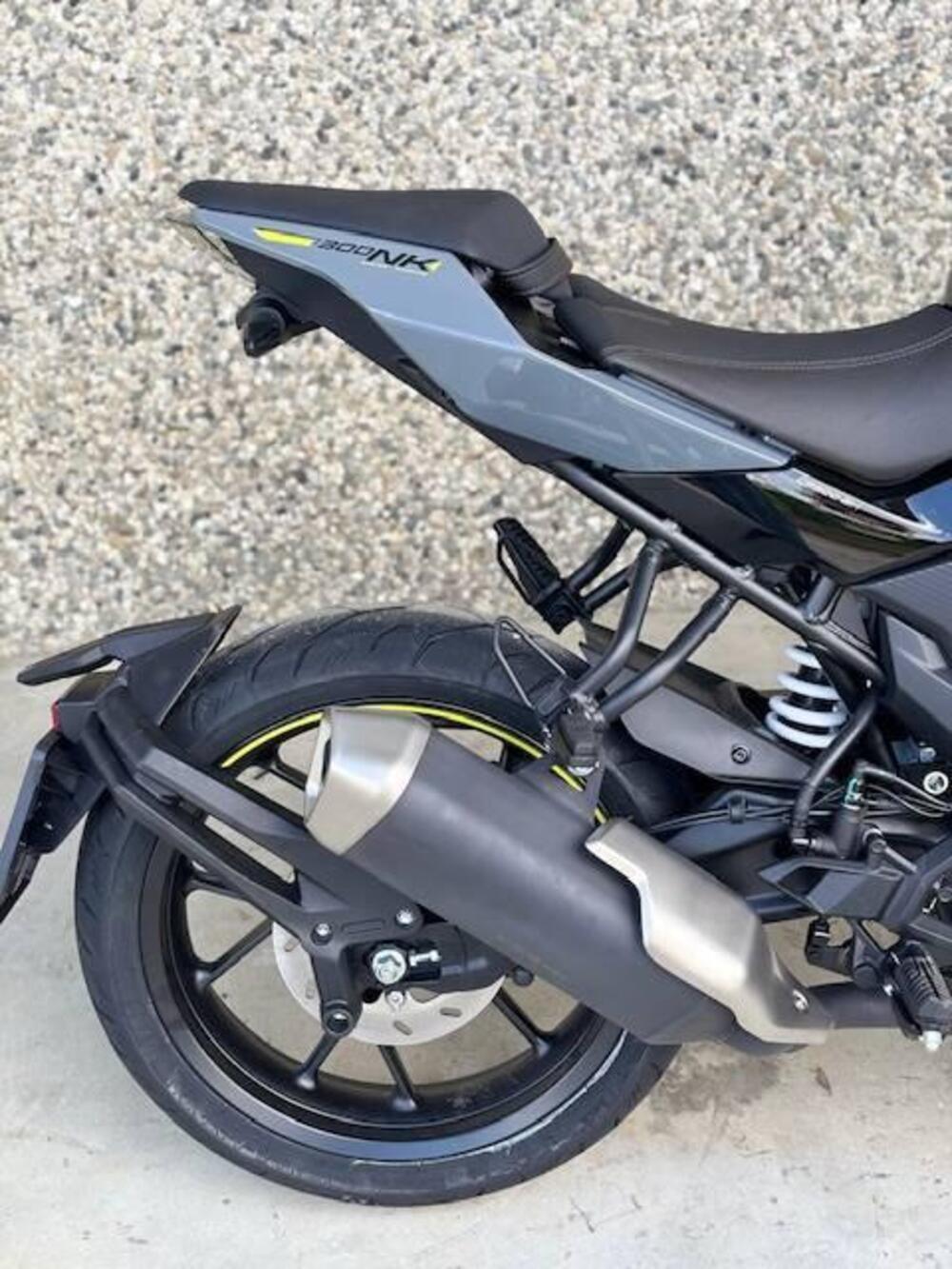 CFMOTO 300NK (2021 - 26) (11)