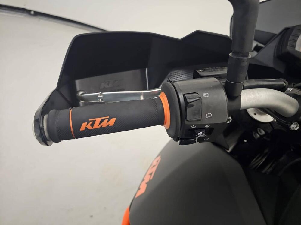 KTM 990 Supermoto T (2009 - 11) (9)