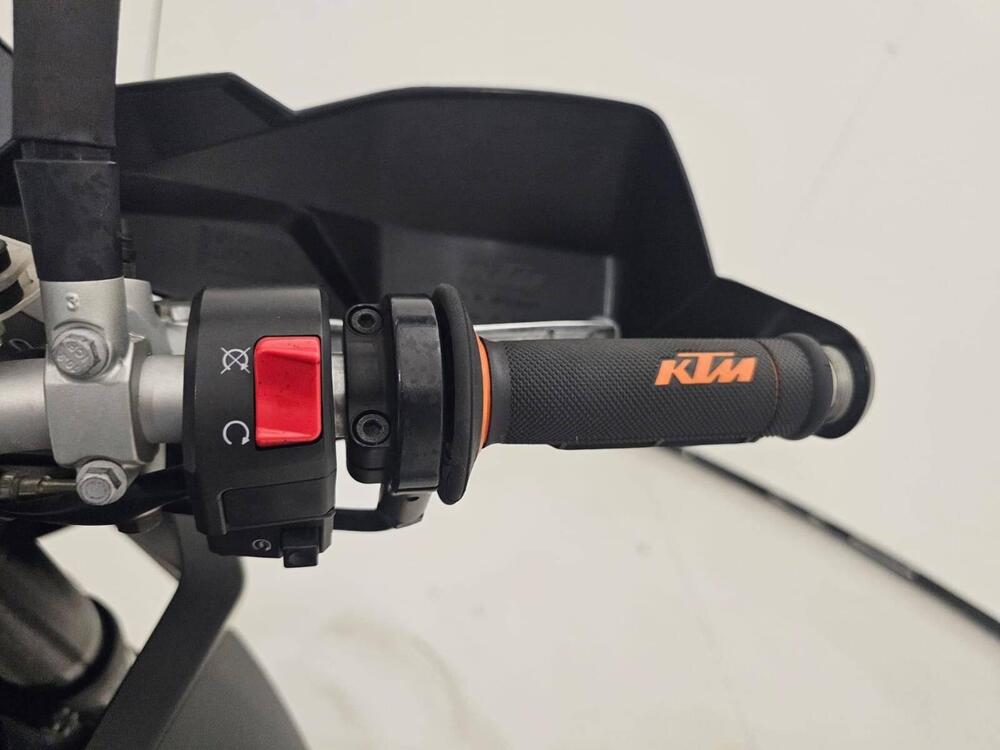 KTM 990 Supermoto T (2009 - 11) (10)