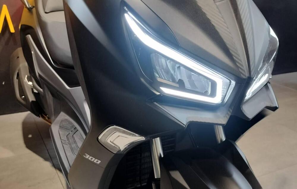 Sym Joymax 300 Z (2025 - 26) (4)