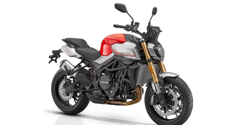 QJMotor SRK 900: cresce in tutto