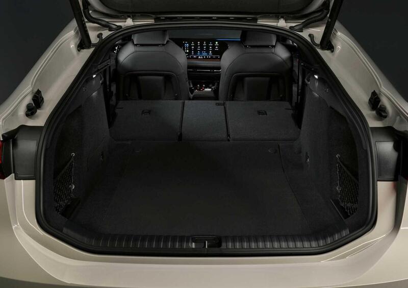 Audi A6 Sportback e-tron (12)