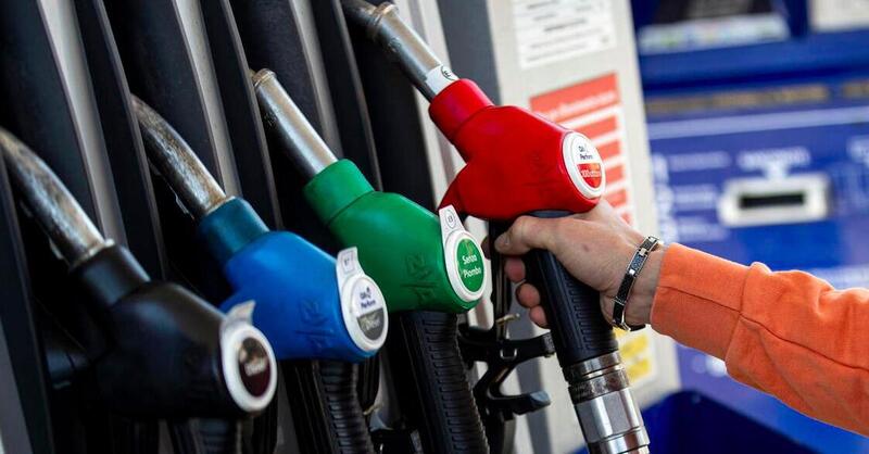 Carburanti, scatta l&rsquo;allarme dei consumatori: &ldquo;Prezzi incoerenti dopo il riordino delle accise&rdquo;
