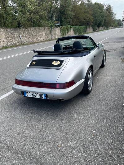 Porsche 911 Cabrio Versione 964 2 d&#039;epoca del 1991 a Seveso