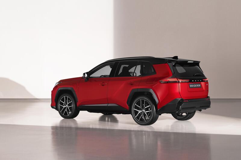 Toyota RAV4 2025: nulla &egrave; come prima, ecco la sesta generazione con la GR SPORT [VIDEO]
