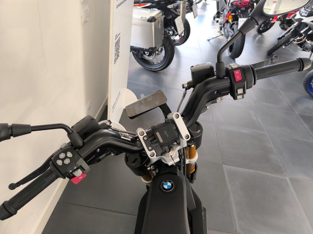 Bmw CE 02 AM (2024 - 25) (3)