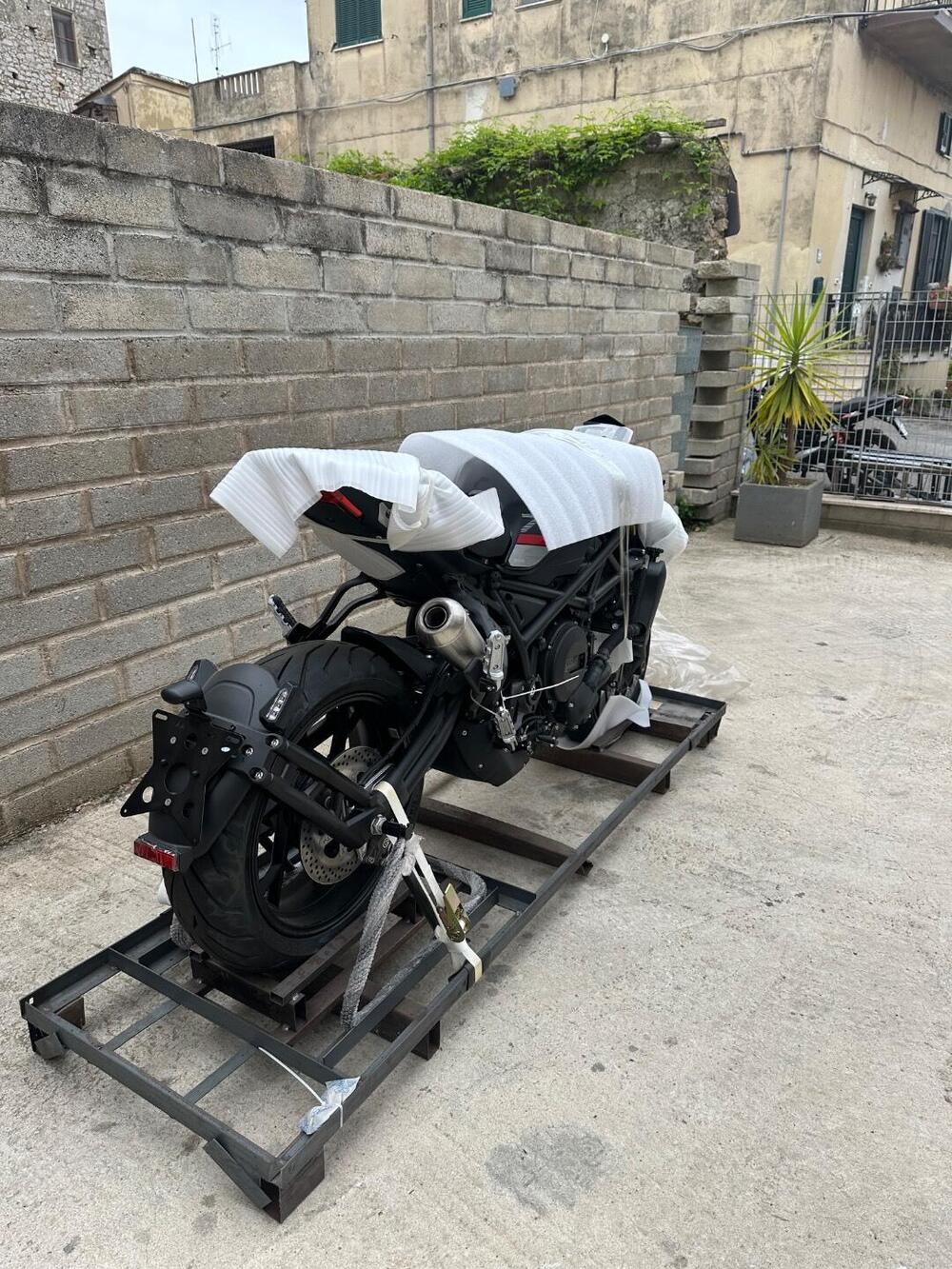 Benelli 752 S (2022 - 25) (4)