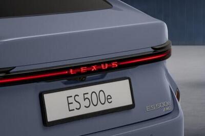 Lexus ES 2026: la nuova generazione ripensa i pulsanti della plancia [VIDEO]