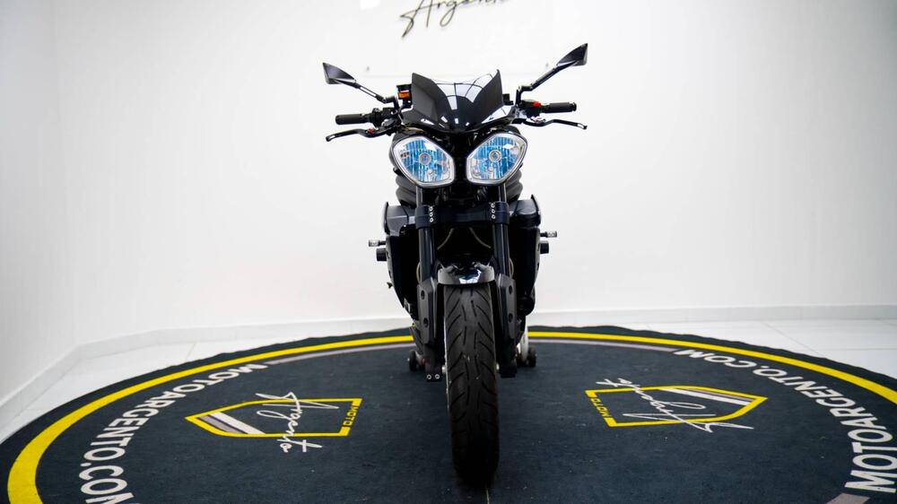 Triumph Speed Triple 1050 (2005 - 11) (9)