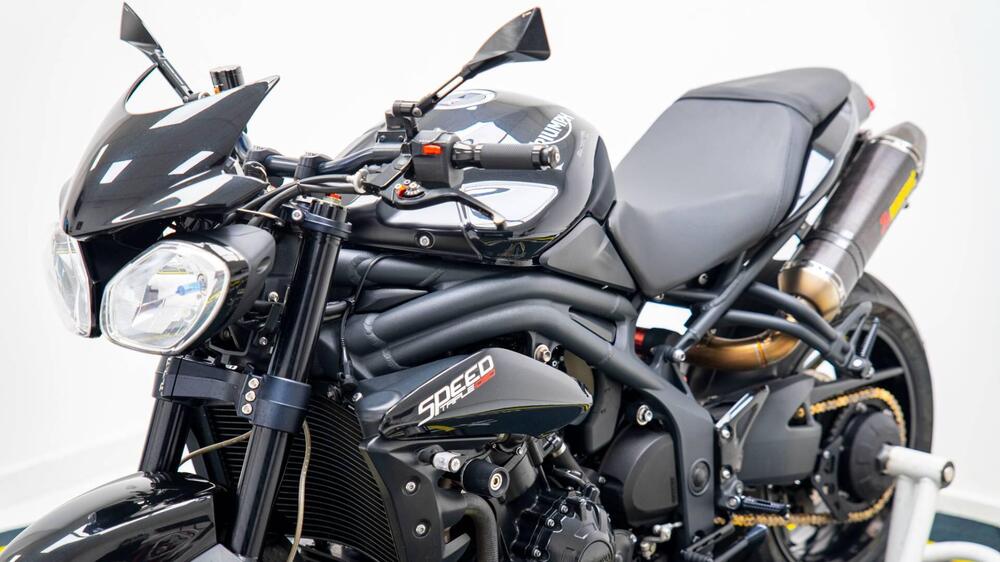 Triumph Speed Triple 1050 (2005 - 11) (13)
