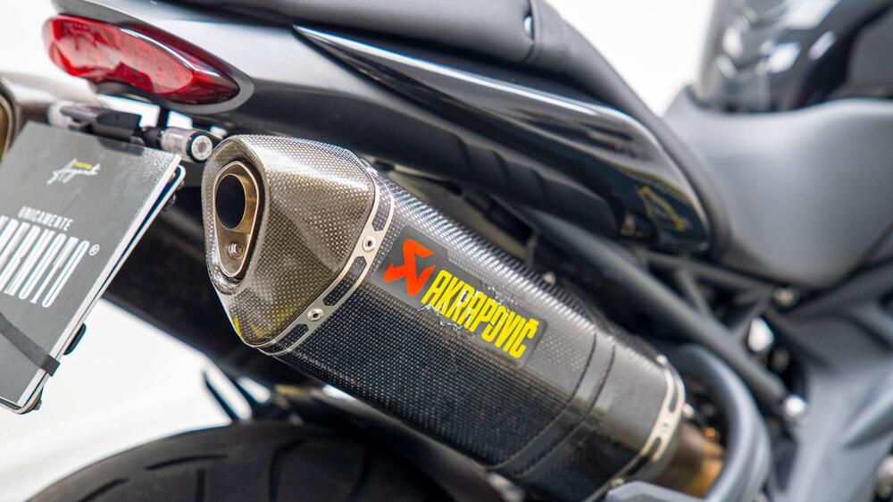 Triumph Speed Triple 1050 (2005 - 11) (14)