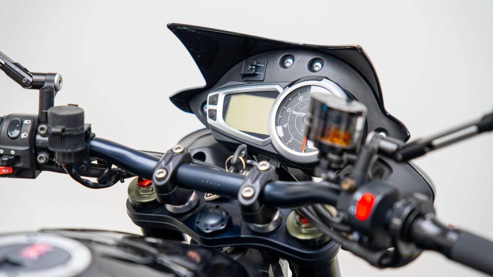 Triumph Speed Triple 1050 (2005 - 11) (15)