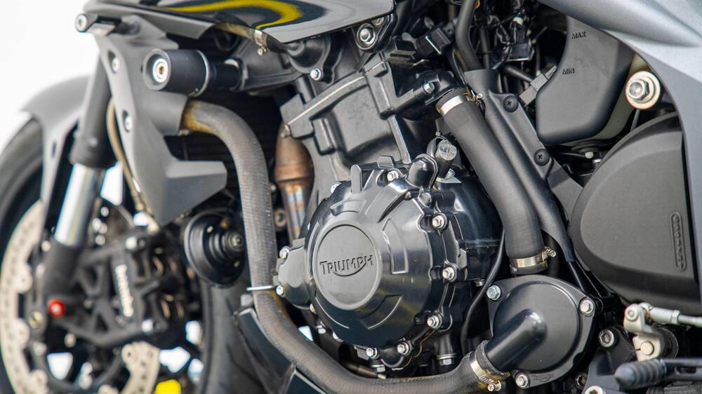 Triumph Speed Triple 1050 (2005 - 11) (16)