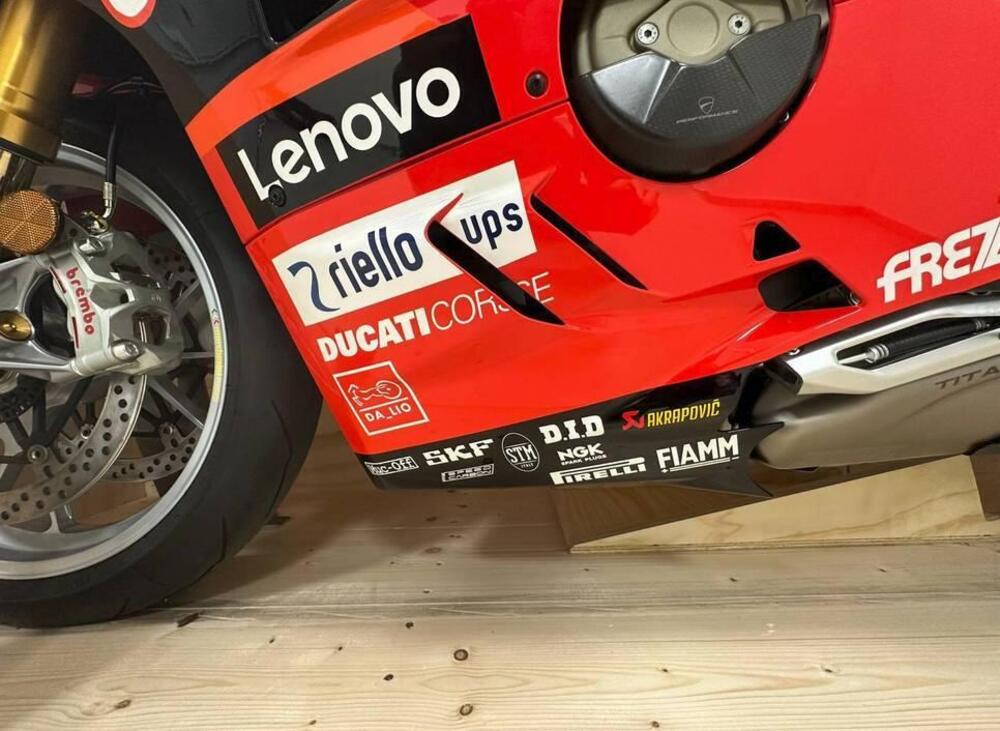 Ducati Panigale V4 Bagnaia 2023 World Champion Replica (2024) (6)