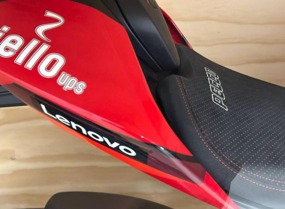 Ducati Panigale V4 Bagnaia 2023 World Champion Replica (2024) (7)