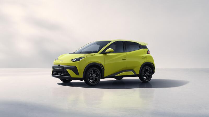 I marchi europei tremano: ecco i prezzi ufficiali della BYD Dolphin Surf, la piccola elettrica cinese