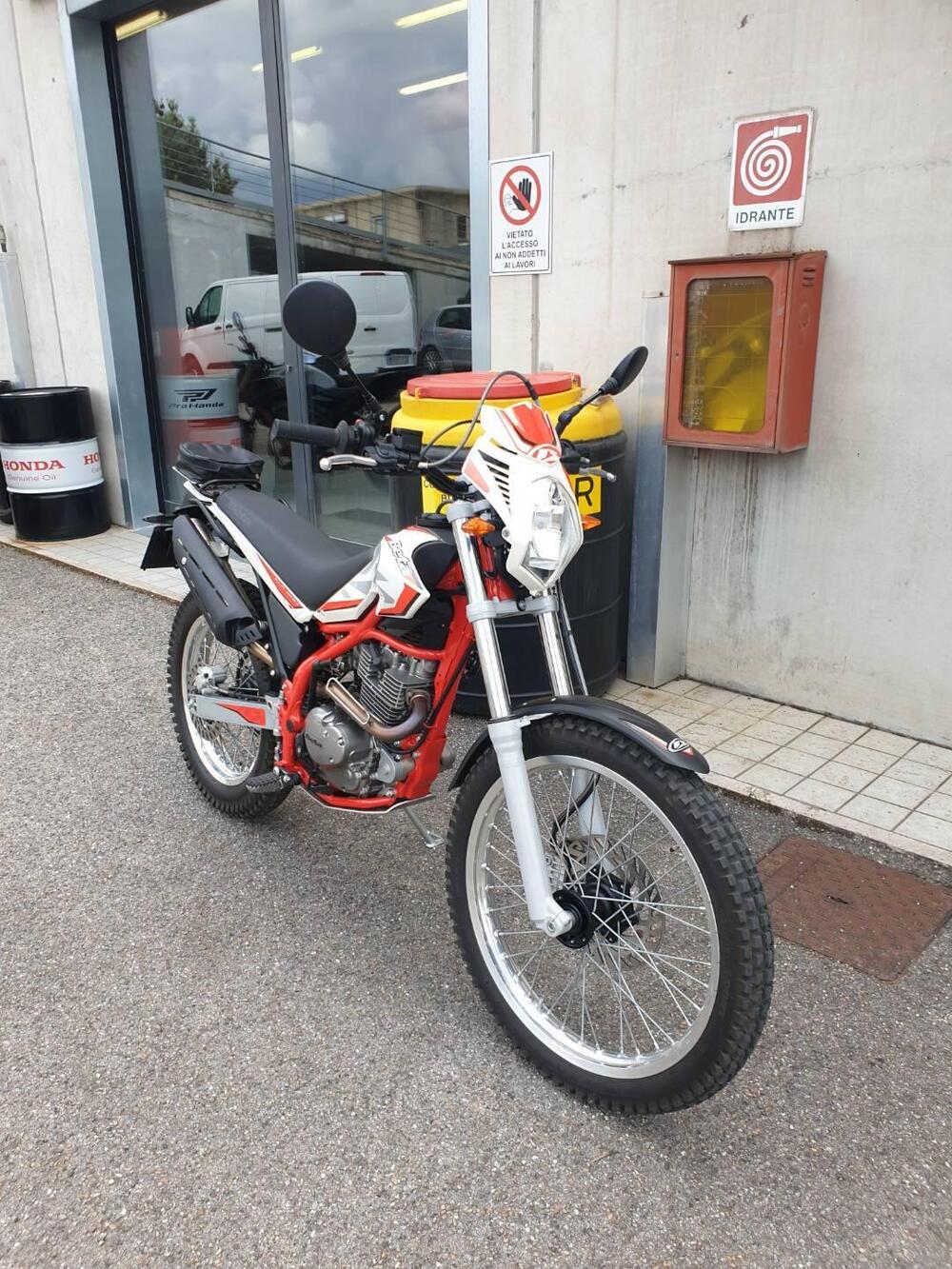 Betamotor Alp 200 (2021 - 25) (4)