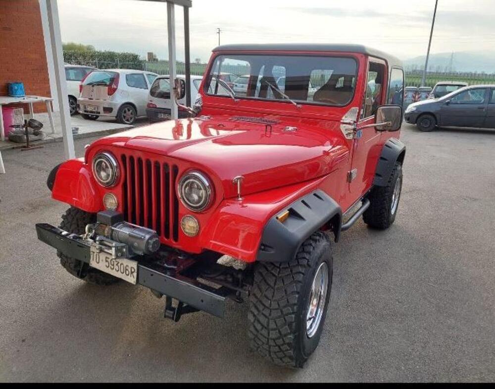 Jeep cj7 d'epoca a Cuneo