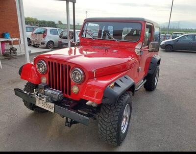 Jeep cj7 d&#039;epoca del 1986 a Racconigi