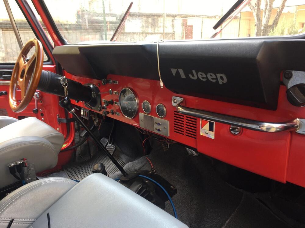 Jeep cj7 d'epoca a Cuneo (4)