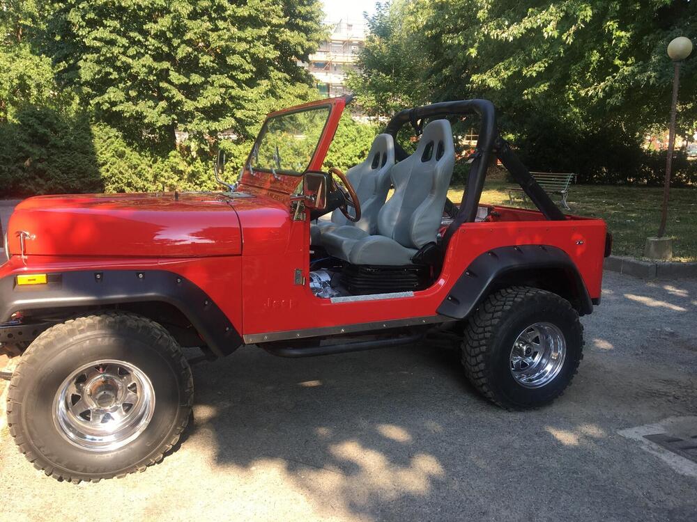 Jeep cj7 d'epoca a Cuneo (12)