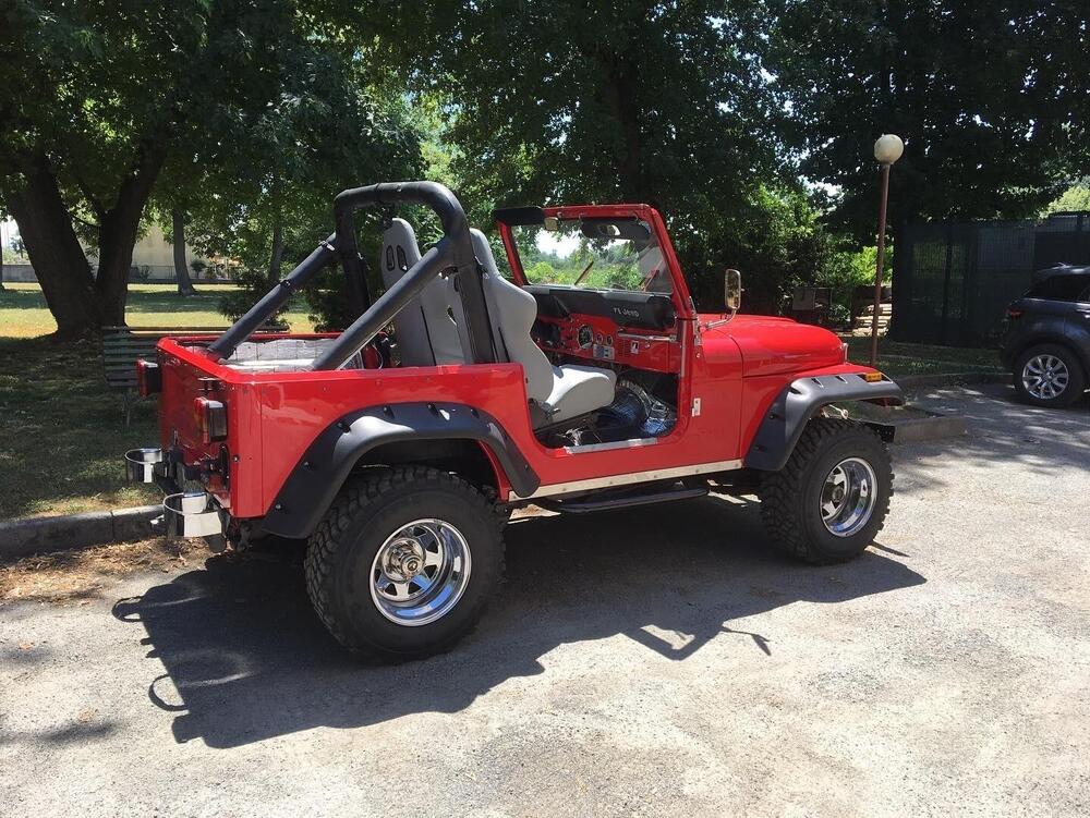 Jeep cj7 d'epoca a Cuneo (13)