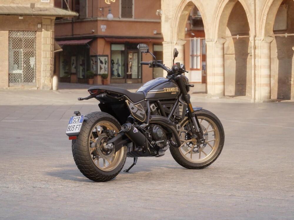 Ducati Scrambler 800 Full Throttle (2025) (3)