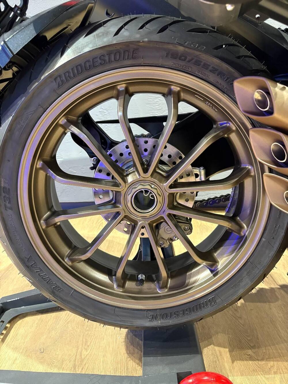 MV Agusta Turismo Veloce 800 Lusso SCS (2021 - 25) (10)