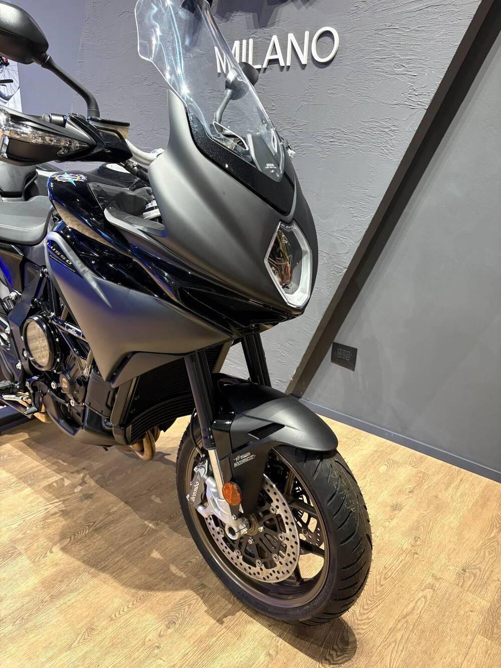 MV Agusta Turismo Veloce 800 Lusso SCS (2021 - 25) (3)