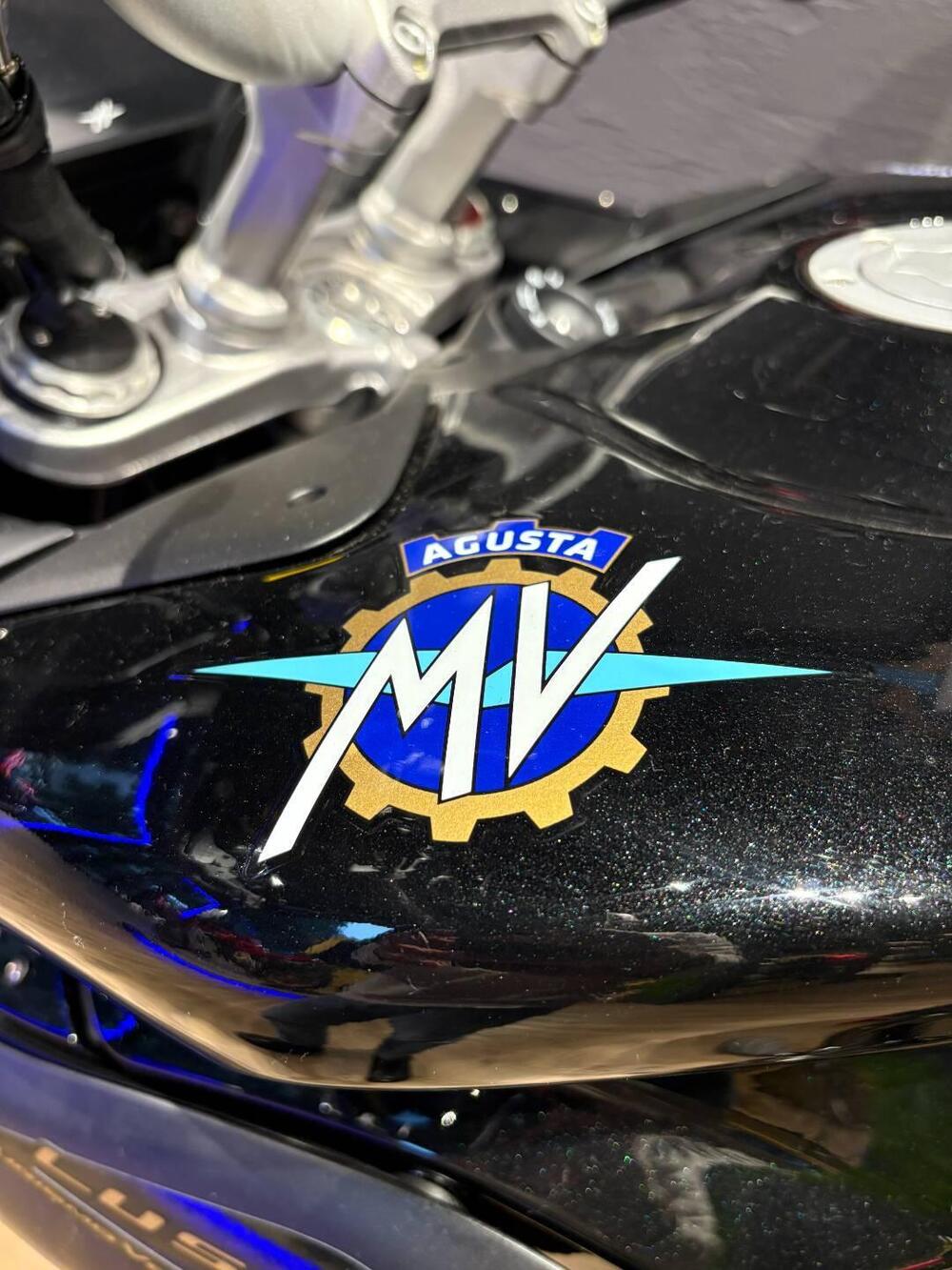 MV Agusta Turismo Veloce 800 Lusso SCS (2021 - 25) (5)