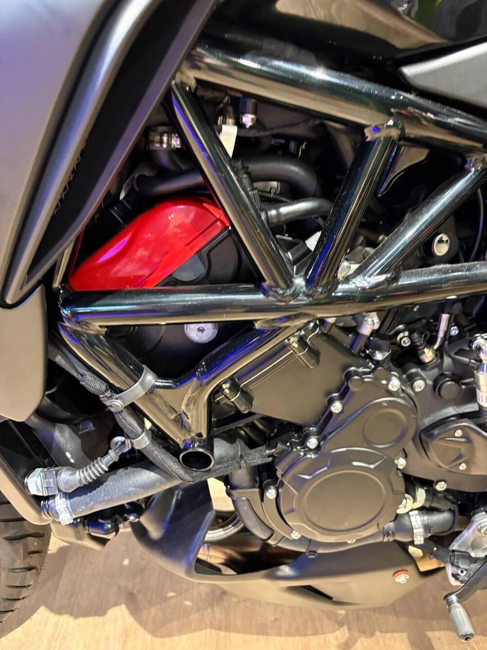 MV Agusta Turismo Veloce 800 Lusso SCS (2021 - 25) (6)