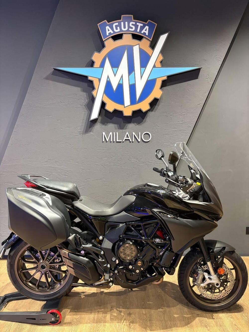 MV Agusta Turismo Veloce 800 Lusso SCS (2021 - 25) (2)