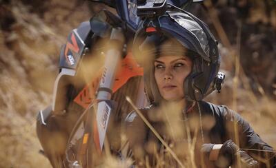 Biocarburante e sidecar d&#039;epoca: &egrave; partita la nuova sfida ambientale di Maryam Talaee