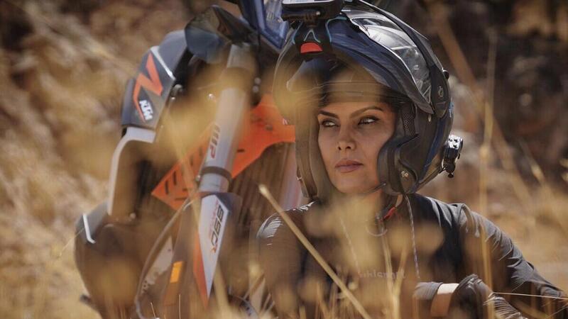 Biocarburante e sidecar d&#039;epoca: &egrave; partita la nuova sfida ambientale di Maryam Talaee