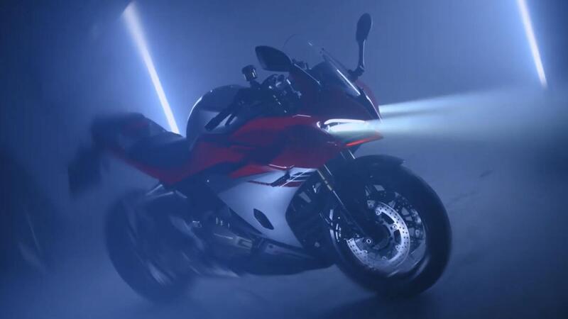 QJMotor SRK 500 RA: monobraccio e cambio automatico