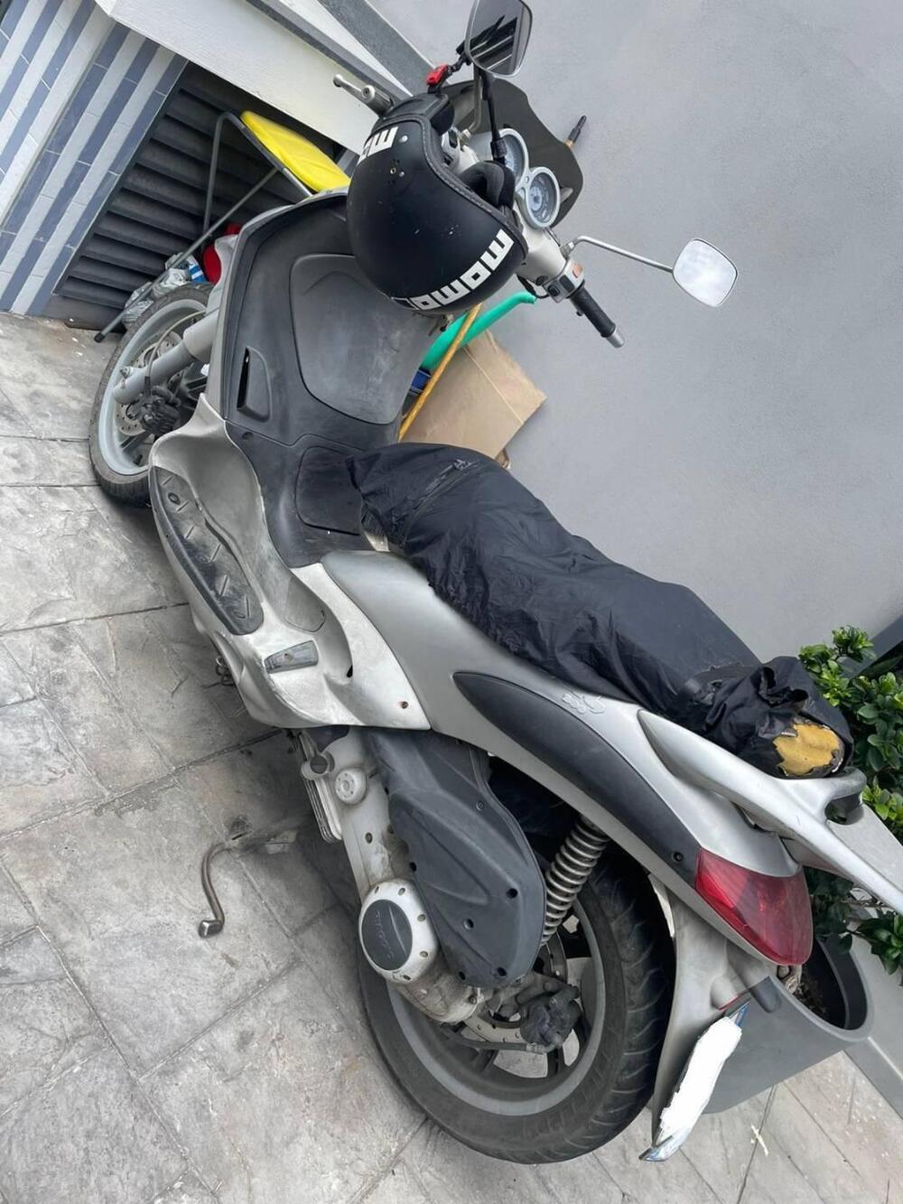 Piaggio Beverly 200 (2002 - 03) (2)