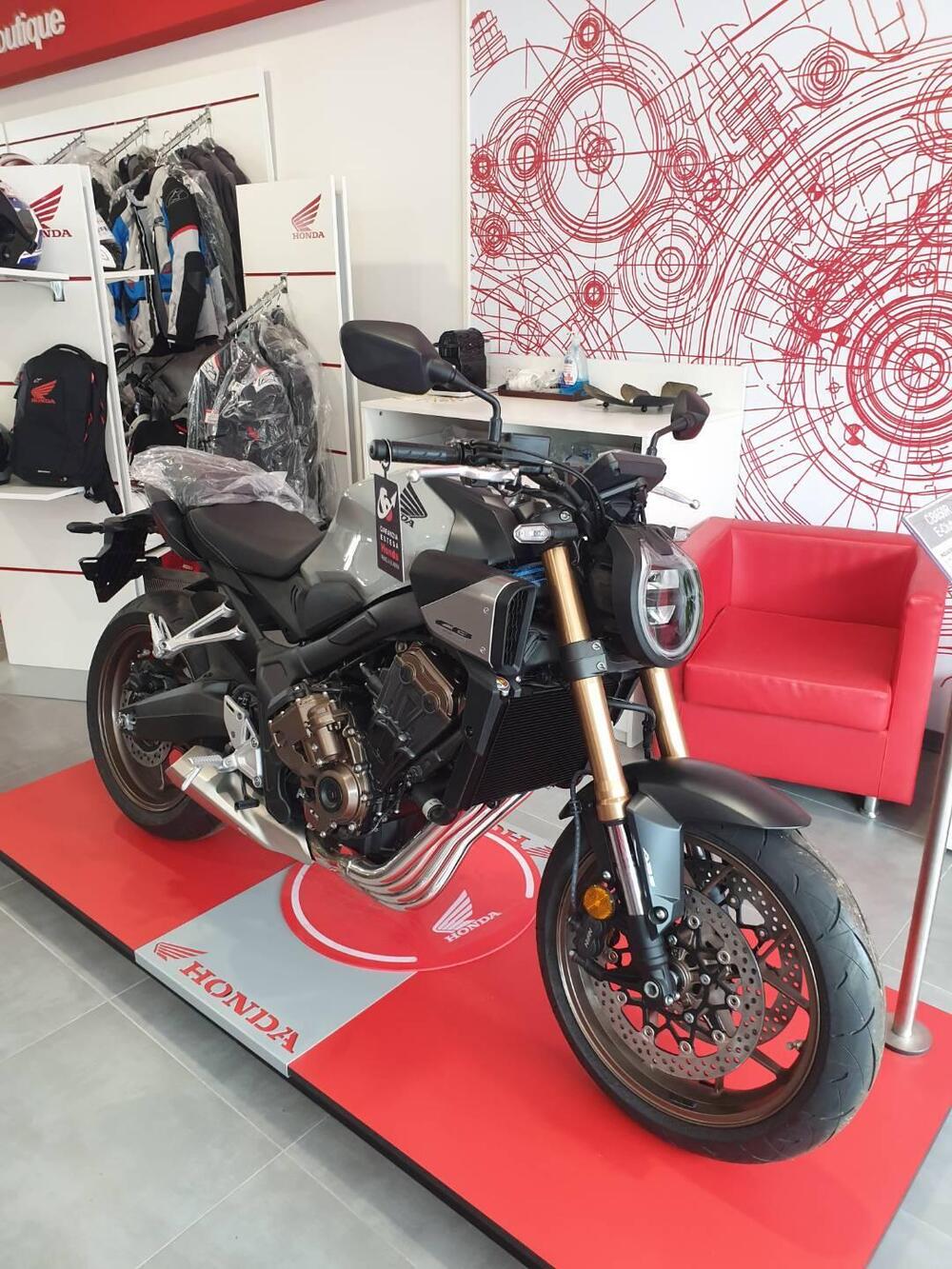 Honda CB 650 R E-Clutch (2024 - 25)